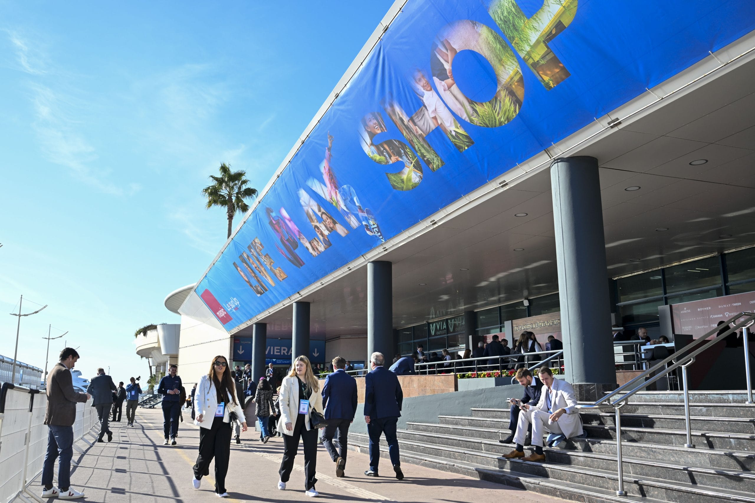 MAPIC 2024 - ATMOSPHERE - OUTSIDE VIEW